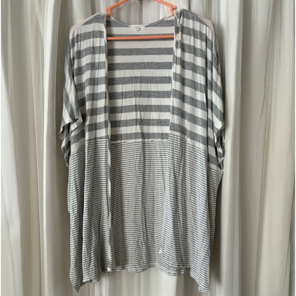 Women’s Maurice’s kimono style cover up